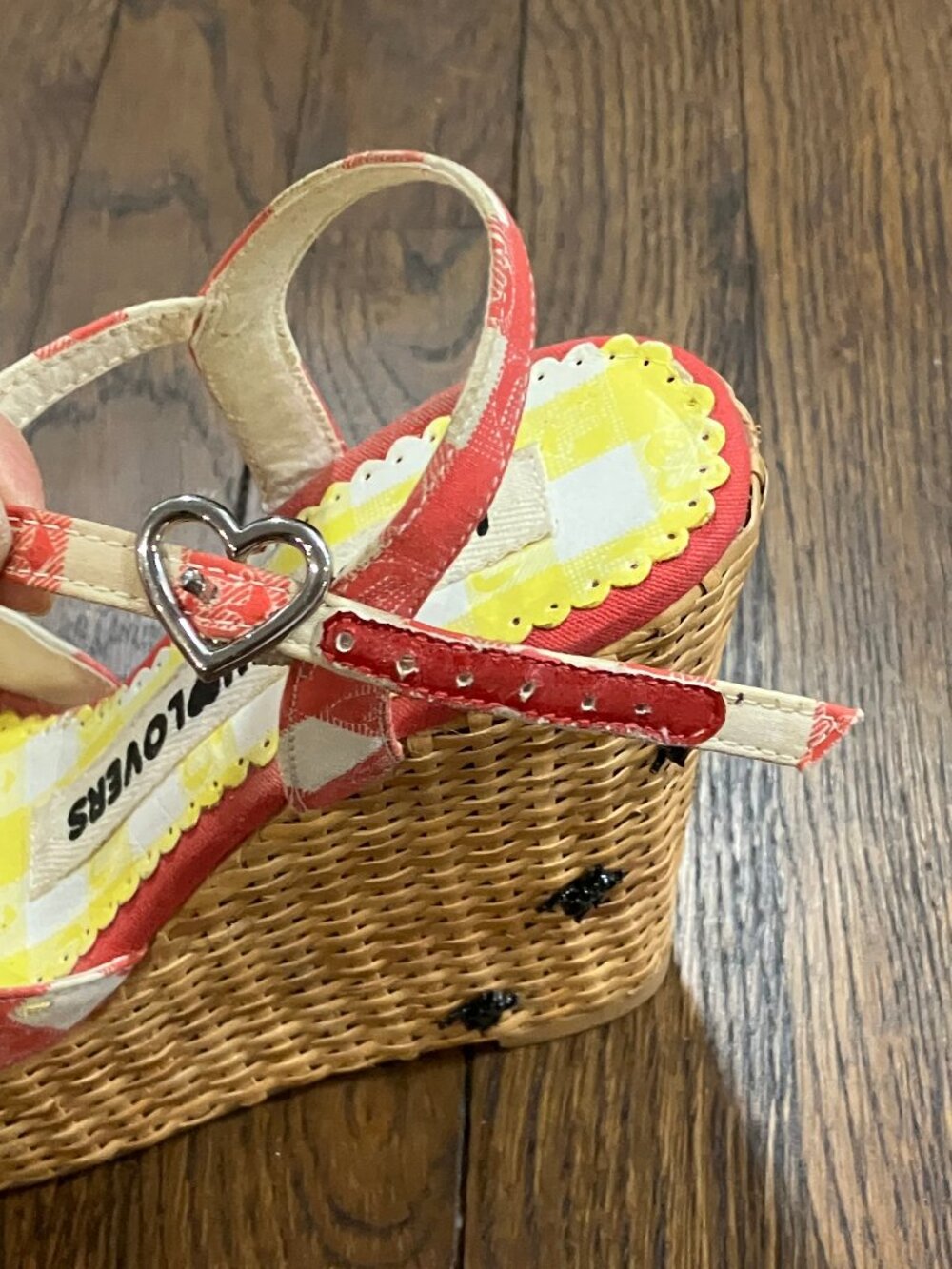 Gwen Stefani Harajuku Lovers Gingham Picnic Basket Weave Wedge Sandal Sz 6 Ants - Picture 10 of 15